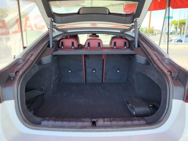 2023 BMW i4 - Image 13