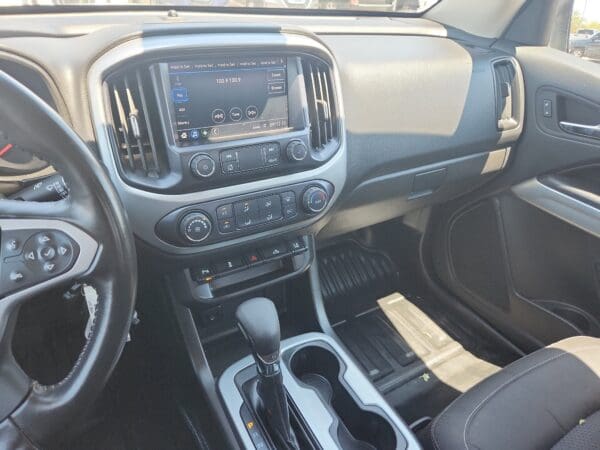 2022 Chevrolet Colorado - Image 9