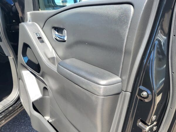 2023 Nissan Frontier - Image 15