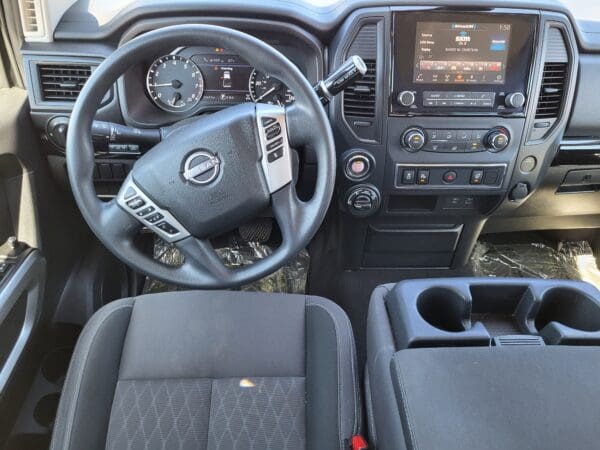 2023 Nissan Titan - Image 11