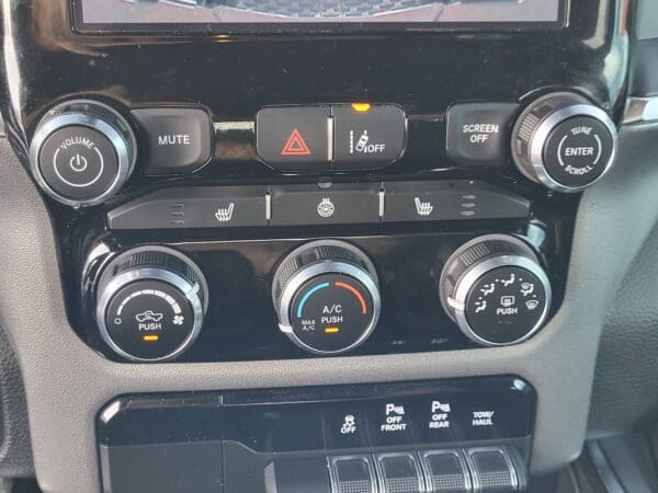 2025 Ram 1500 - Image 24