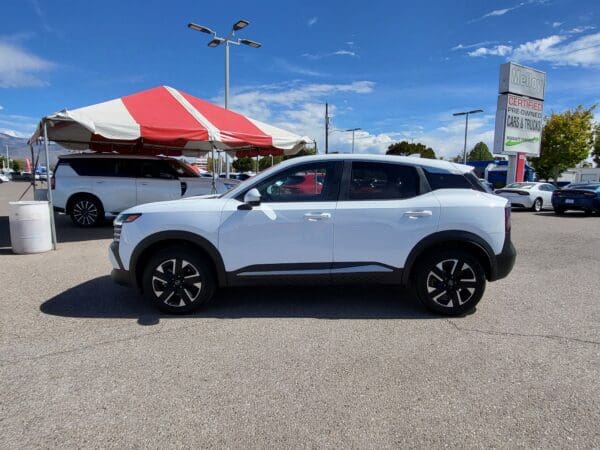 2025 Nissan Kicks - Image 2