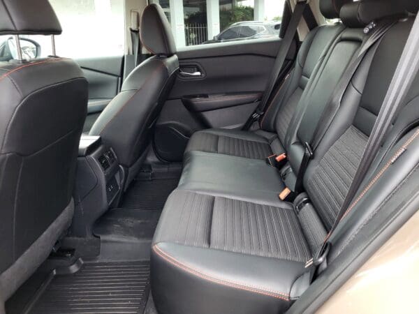 2025 Nissan Rogue - Image 9