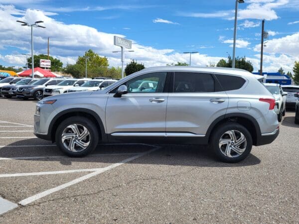 2023 Hyundai Santa Fe - Image 2