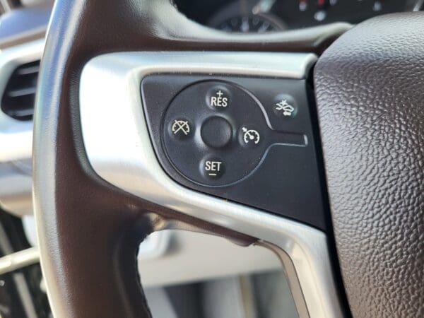 2023 GMC Acadia - Image 21