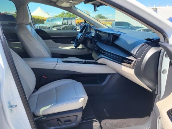 2025 Nissan Murano - Image 14