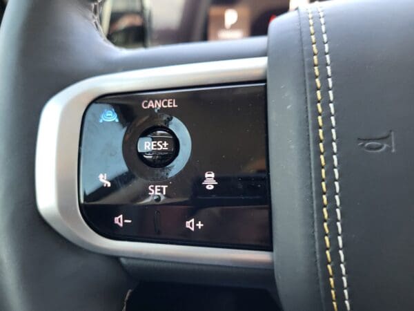 2025 Nissan Armada - Image 21
