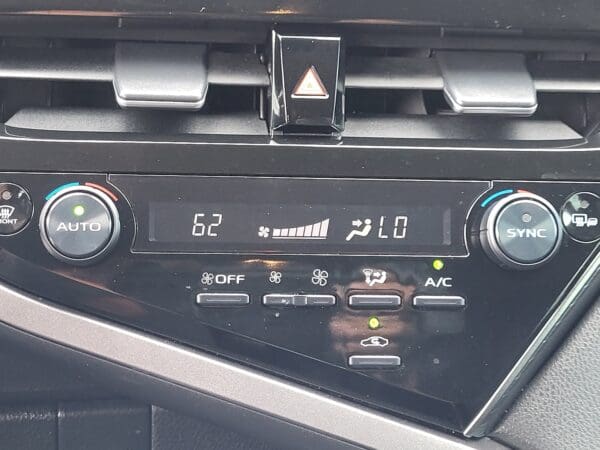 2024 Toyota Camry - Image 27