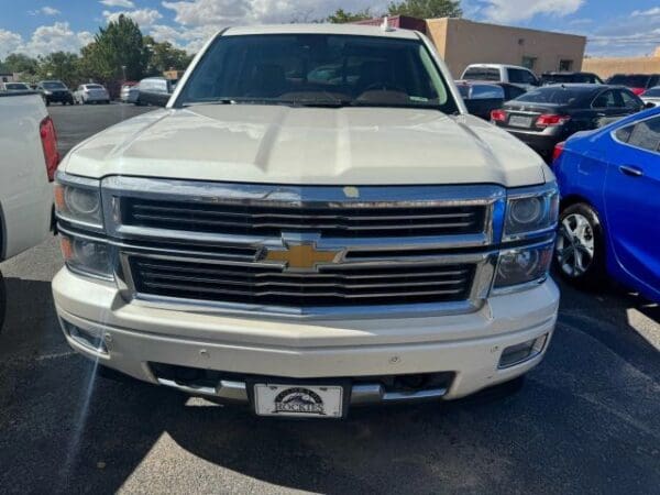2015 Chevrolet Silverado 1500 Crew Cab - Image 3