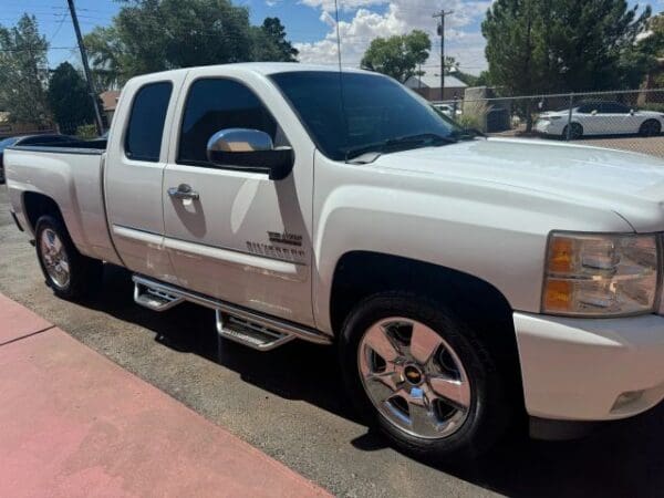 2011 Chevrolet Silverado 1500 Extended Cab - Image 2