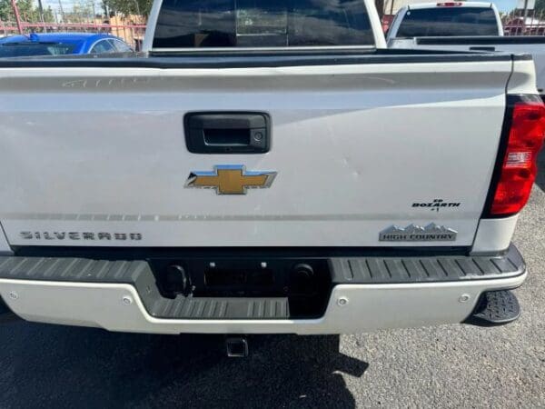 2015 Chevrolet Silverado 1500 Crew Cab - Image 4