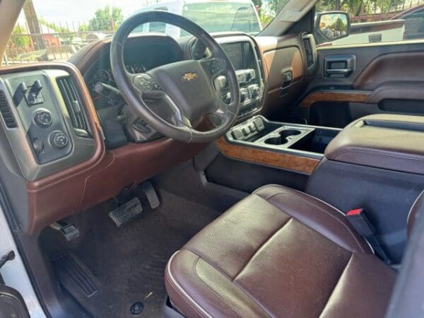 2015 Chevrolet Silverado 1500 Crew Cab - Image 6