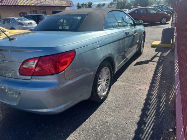 2009 Chrysler Sebring - Image 2