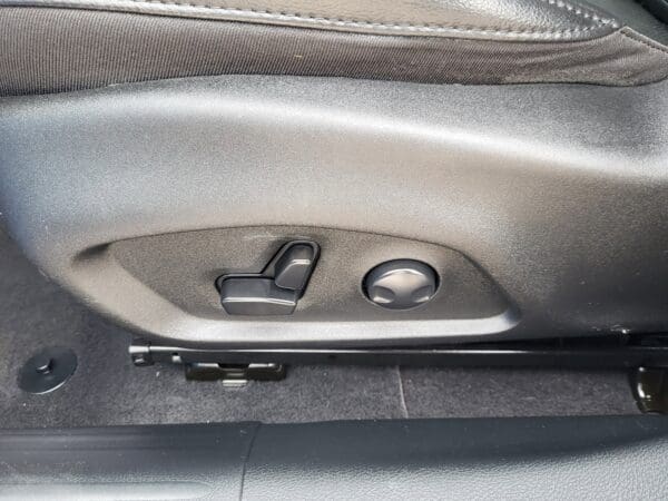 2023 Jeep Compass - Image 7