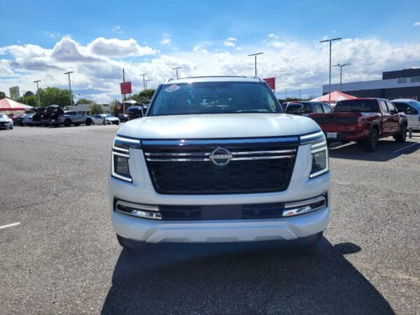 2025 Nissan Armada - Image 5