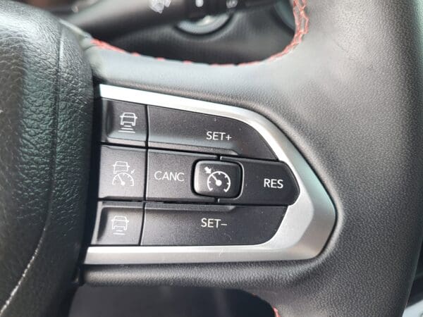 2023 Jeep Compass - Image 21