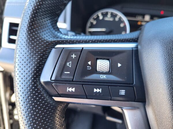 2024 Mitsubishi Outlander - Image 20