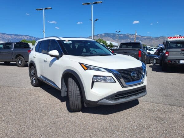 2021 Nissan Rogue - Image 4