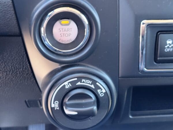 2023 Nissan Titan - Image 22