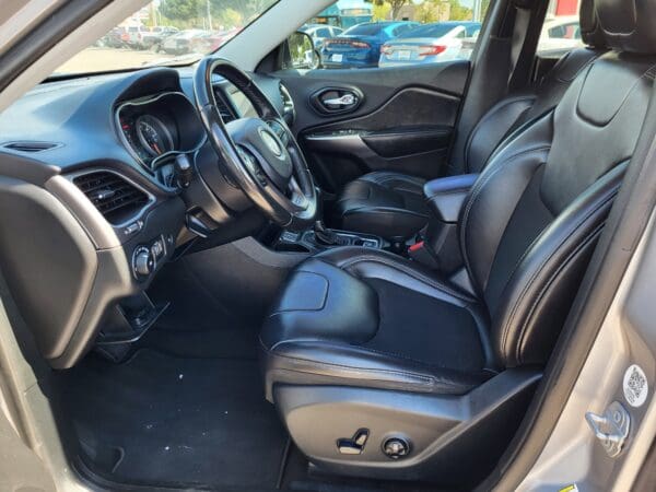2019 Jeep Cherokee - Image 8