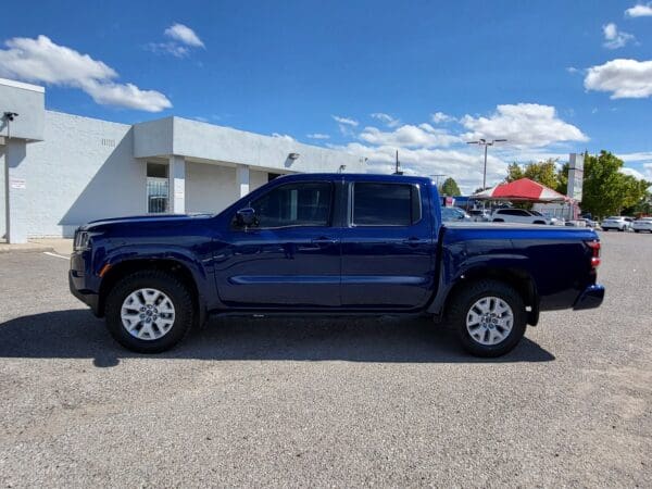 2022 Nissan Frontier - Image 2
