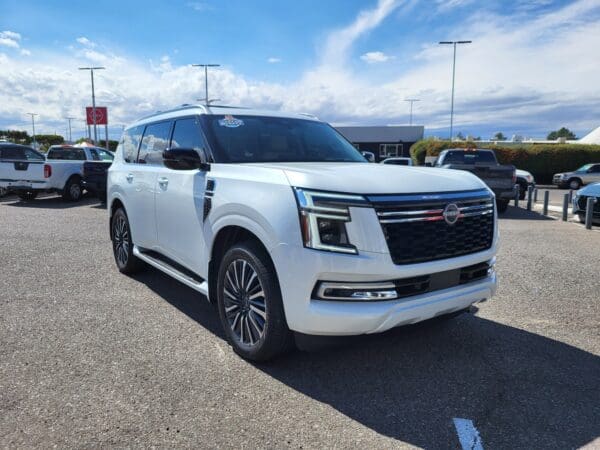 2025 Nissan Armada - Image 4