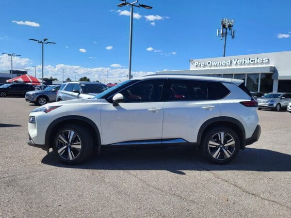 2021 Nissan Rogue - Image 2
