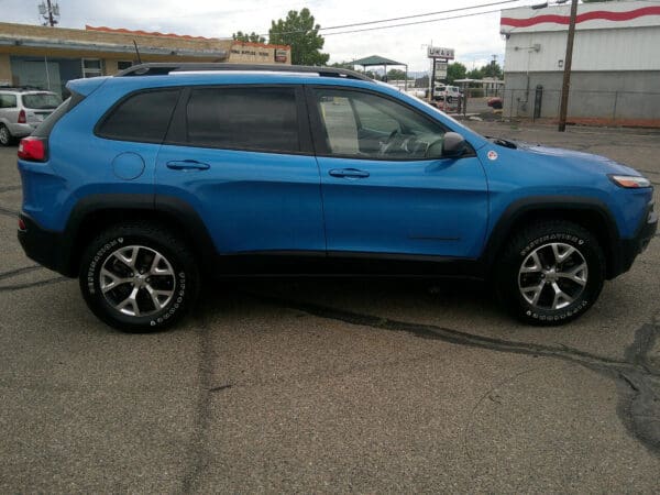2017 Jeep Cherokee - Image 3