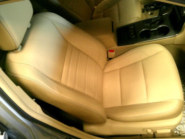 2015 Toyota Camry Hybrid - Image 9