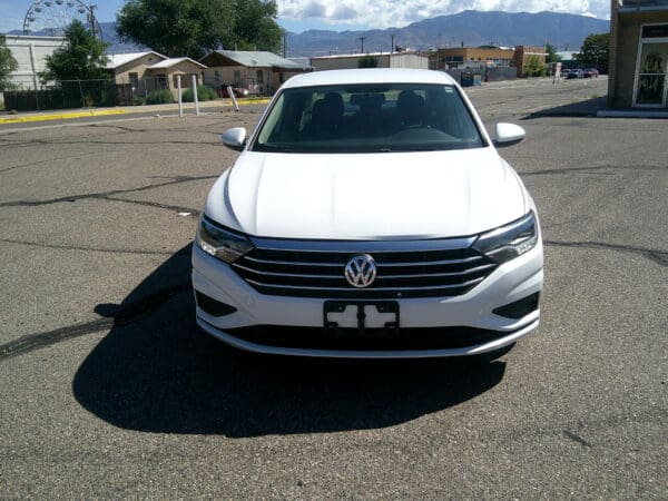 2019 Volkswagen Jetta - Image 2
