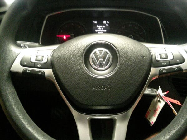 2019 Volkswagen Jetta - Image 10