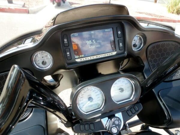 2018 Harley-Davidson FLTRX - Image 10
