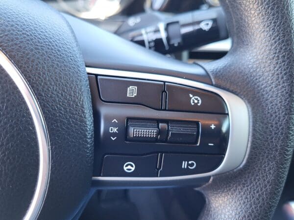 2023 Kia K5 - Image 20