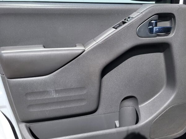 2021 Nissan Frontier - Image 6