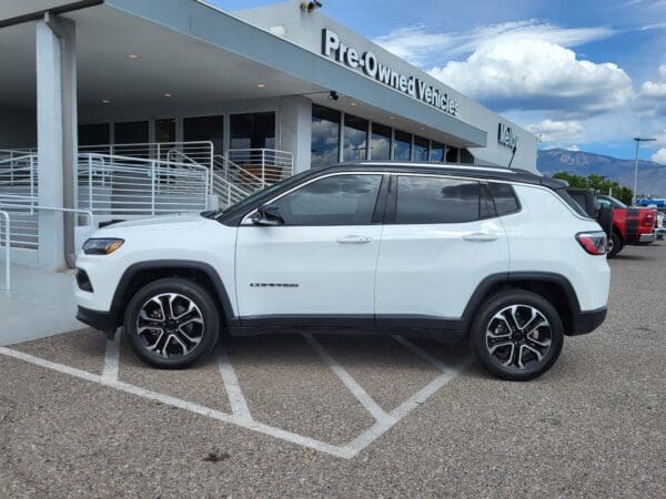 2022 Jeep Compass - Image 2