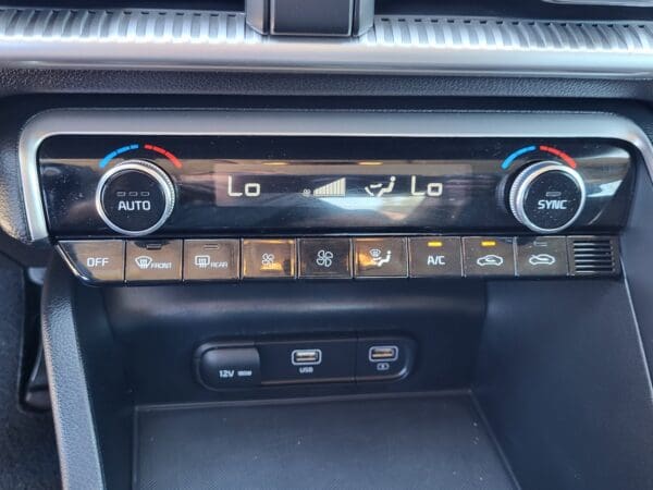 2023 Kia K5 - Image 22