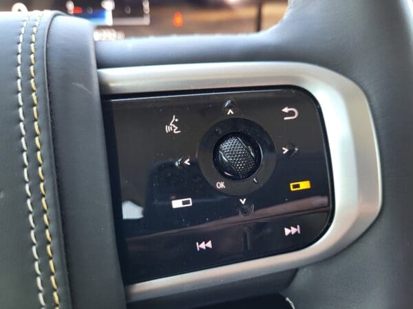 2025 Nissan Armada - Image 22