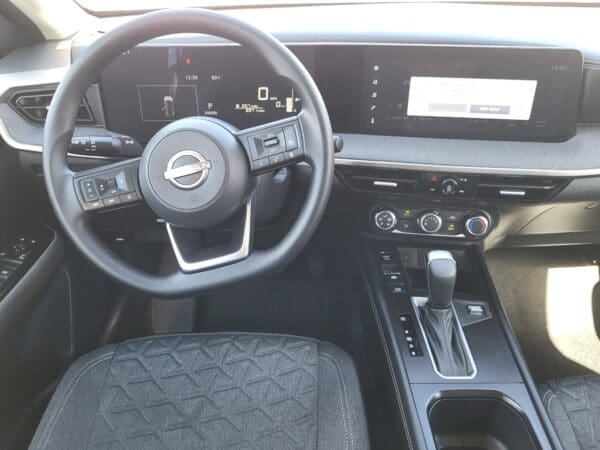 2025 Nissan Kicks - Image 10