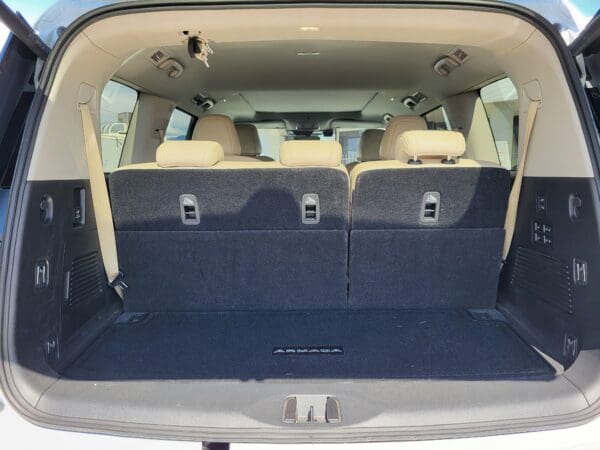 2025 Nissan Armada - Image 13