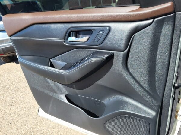 2023 Nissan Rogue - Image 6