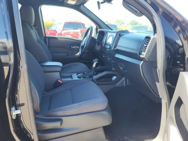 2023 Nissan Frontier - Image 14