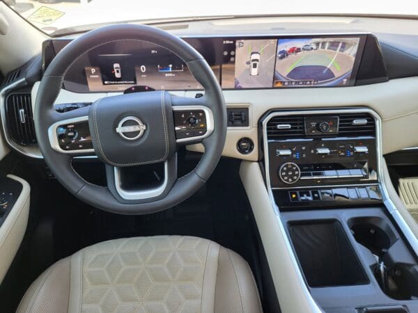 2025 Nissan Armada - Image 10