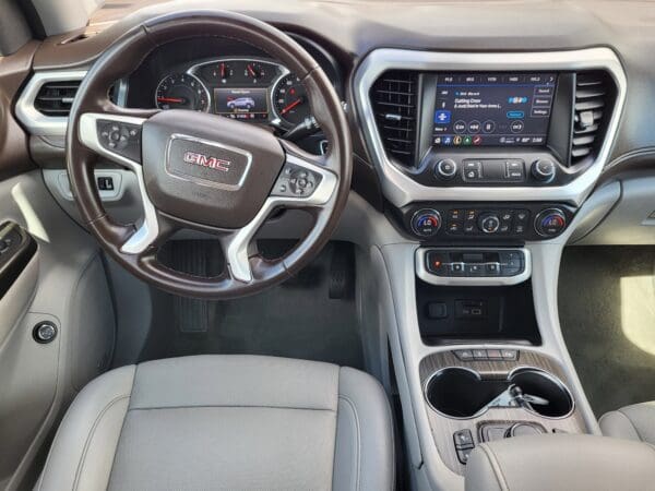 2023 GMC Acadia - Image 10