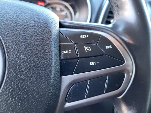 2019 Jeep Cherokee - Image 20