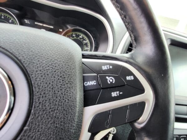 2016 Jeep Cherokee - Image 20