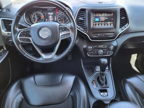 2019 Jeep Cherokee - Image 10