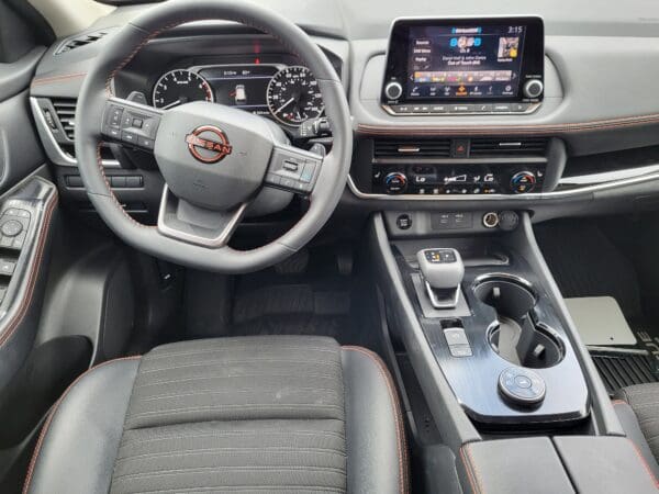 2025 Nissan Rogue - Image 10