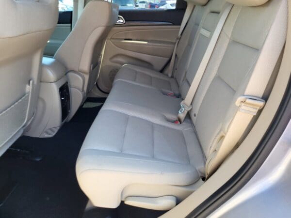 2021 Jeep Grand Cherokee - Image 9