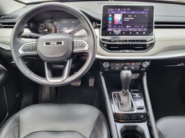 2022 Jeep Compass - Image 12
