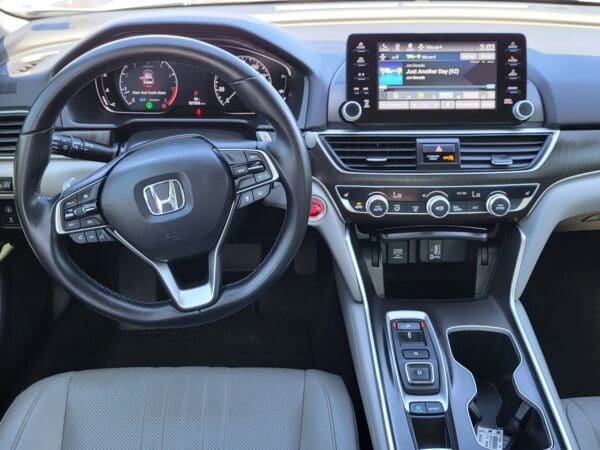 2020 Honda Accord Sedan - Image 10
